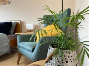 Cozy apartment in heart Athens near metro Fix 100m